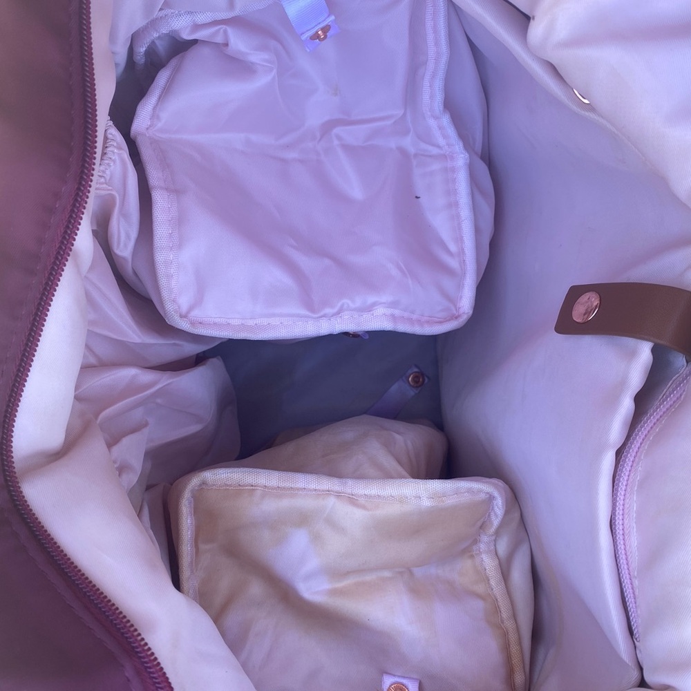 Sarah Wells Abby Pumping Bag in Maroon - Picture 6 of 6